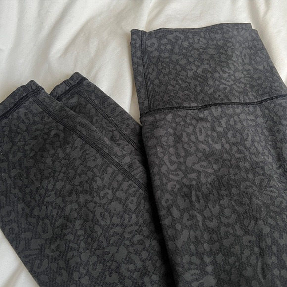 Grey cheetah print offline leggings from Aerie 🐆 - Picture 3 of 3